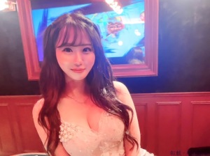 綺咲なぎさ