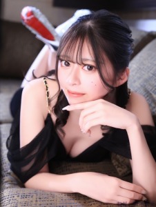 黒咲あやか