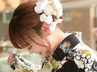 白咲 るな