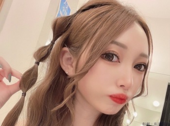 華咲あゆみ