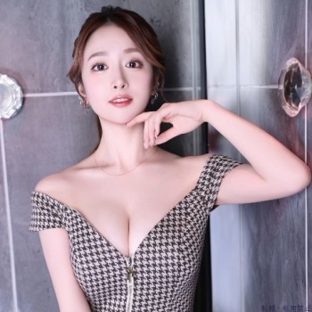 エルミネ 新横浜のキャバ嬢グラビア