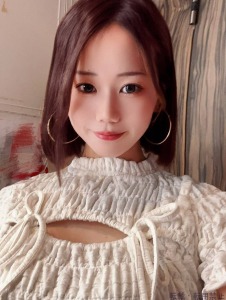 結乃 あやな