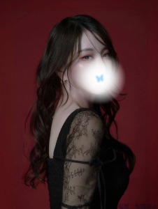 皇 えれな