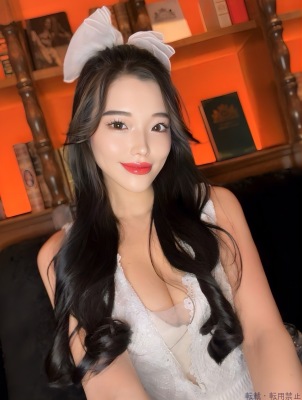 田崎まゆ