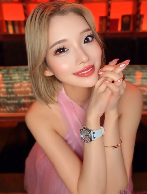 田崎まゆ