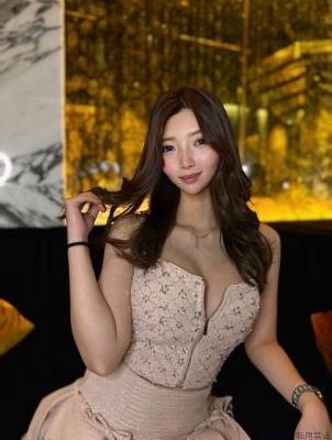 皇にいな