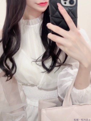 綾崎れみ