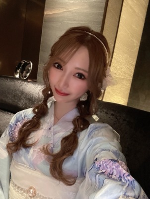 華咲あゆみ