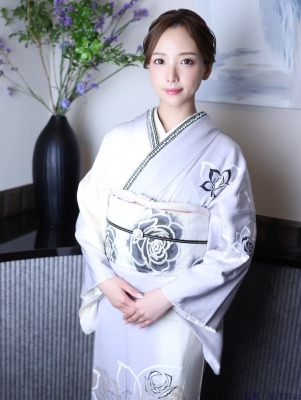 優希かんな