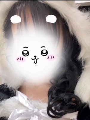 栗花落まゆ