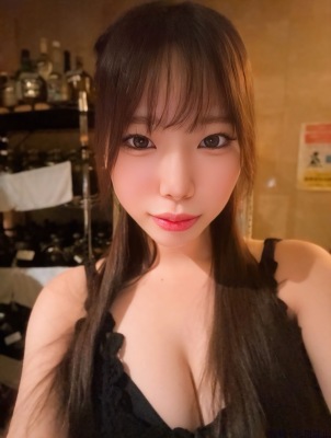 白雪ななみ