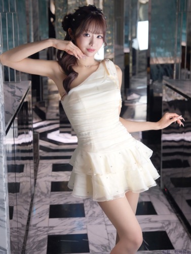 美月れいな