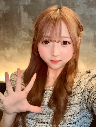 もえな