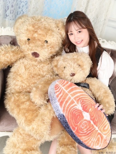 有城りさ