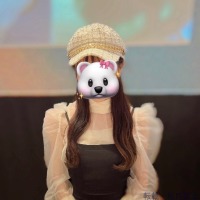 髙塚ゆりあ