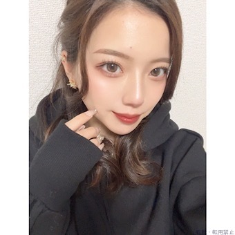 皐月えま
