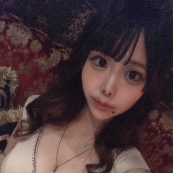 春名ましろ