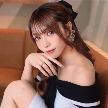 美月あかり