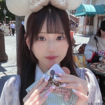 ななこ