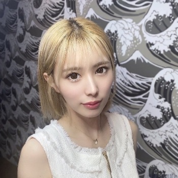 霜月あずさ