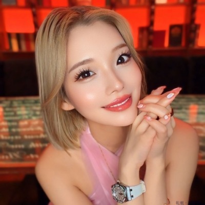 田崎まゆ