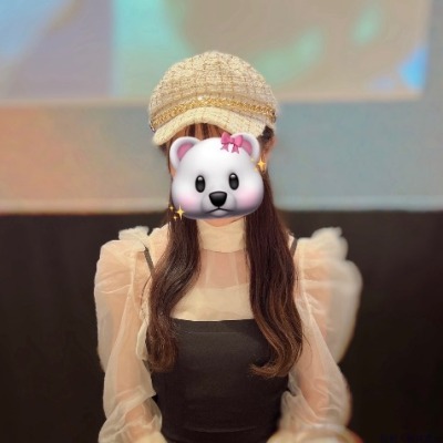 髙塚ゆりあ