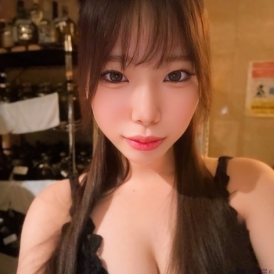 白雪ななみ