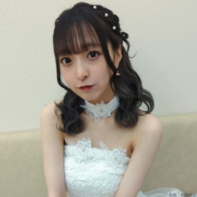 きぃ