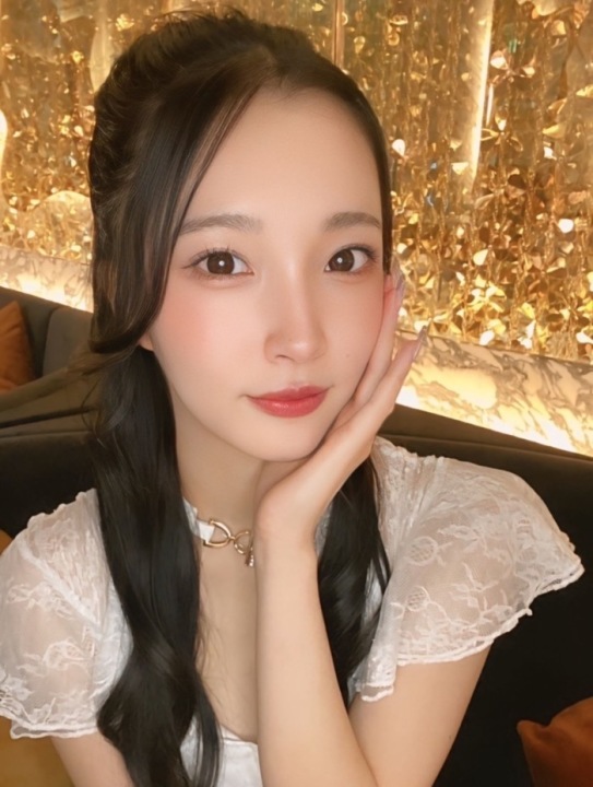 ⭐︎華彩ゆな⭐︎ 