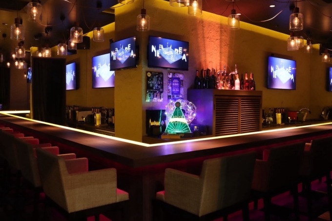 B4 広島店内イメージ写真